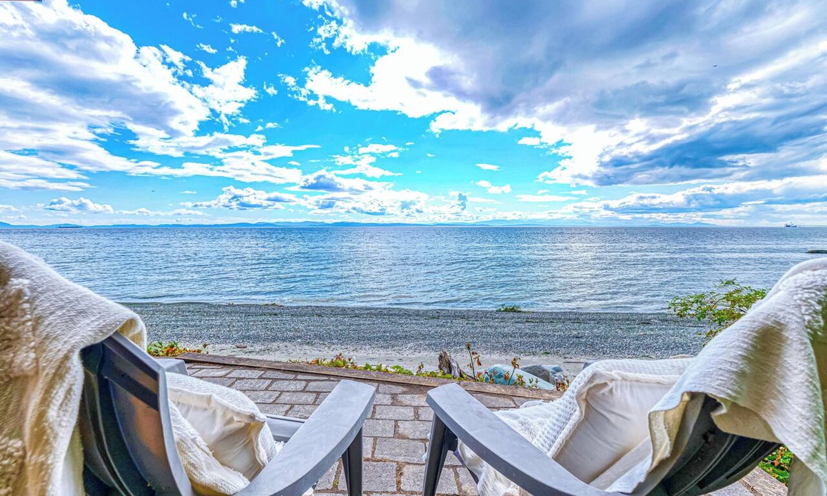 Point Roberts Apartment | Oceanfront Studio w/World-Class Views & Patio