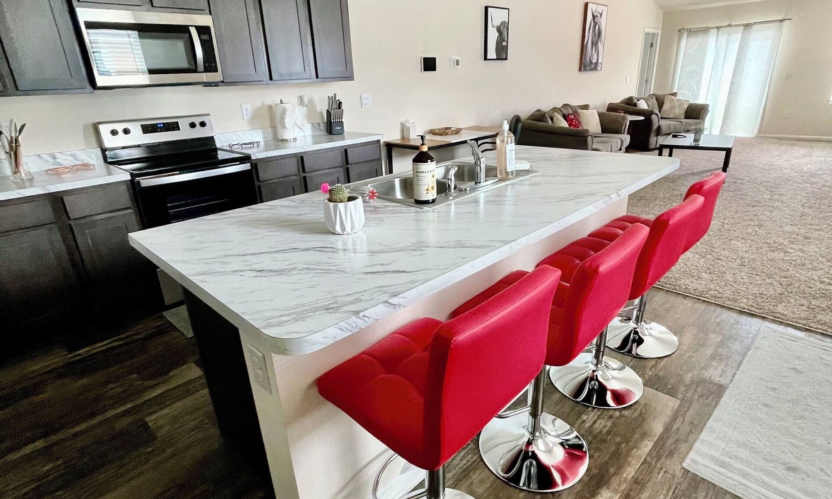 Westside House | Off the Beaten Path 3BR Near Cecil & Equestrian