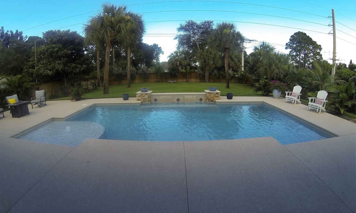 Sebastian Highlands House | Oh what a place. Huge yard, Heated pool, 10min to beaches, 5min to US1 (ICW).