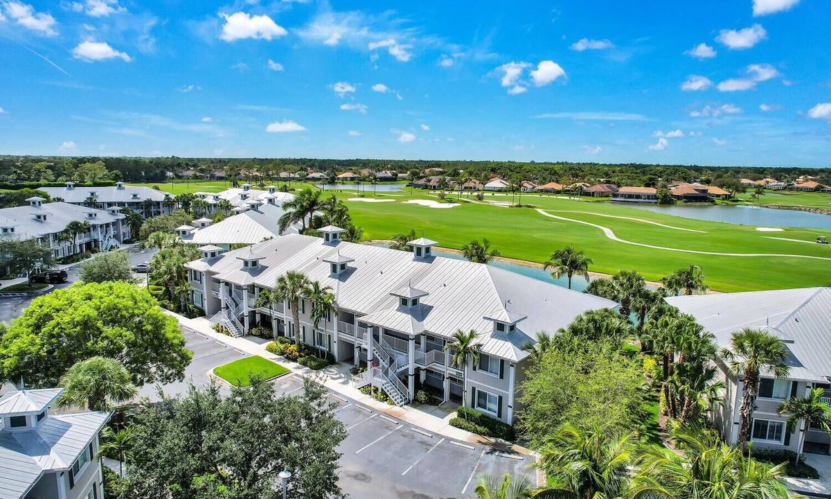 Naples Condo | ORCHID at Greenlinks - 2+ Den Renovated Golf Villa