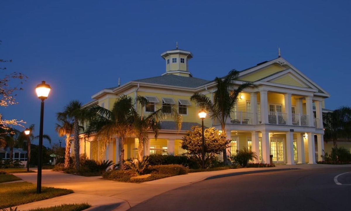 Bahama Bay Condo | Our Paradise @ Bahama Bay Resort - Spacious Resort Condo Minutes from Disney