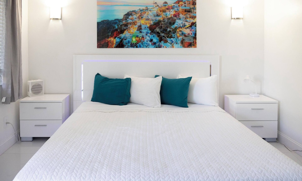 Lake Worth Hotel | Palm Breeze Hotel