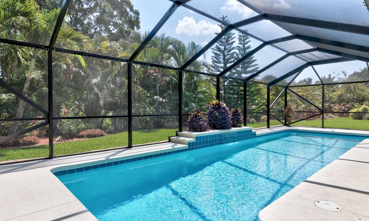 Sebastian Highlands House | ☆☀︎❀Paradise Oasis! Beautiful Heated Pool, Pet Friendly, Wi-Fi, Near Beaches!