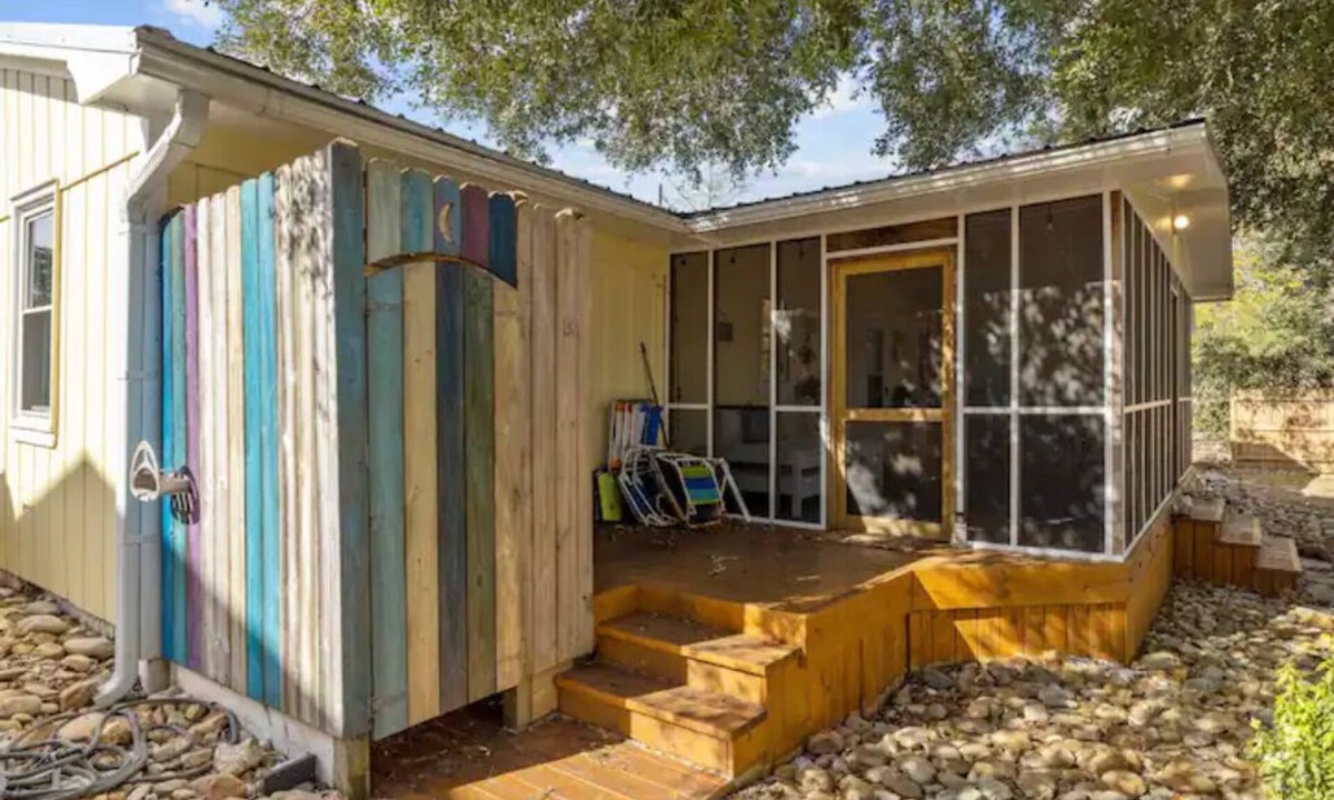 Emerald Isle Apartment | Peace of the Beach Unit B King size