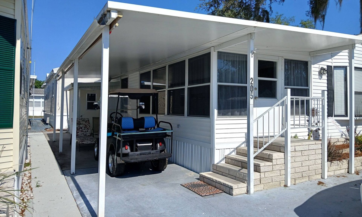 Zephyrhills South Resort | Peaceful 1-bedroom Home with AC and Internet in charming Zephyrhills