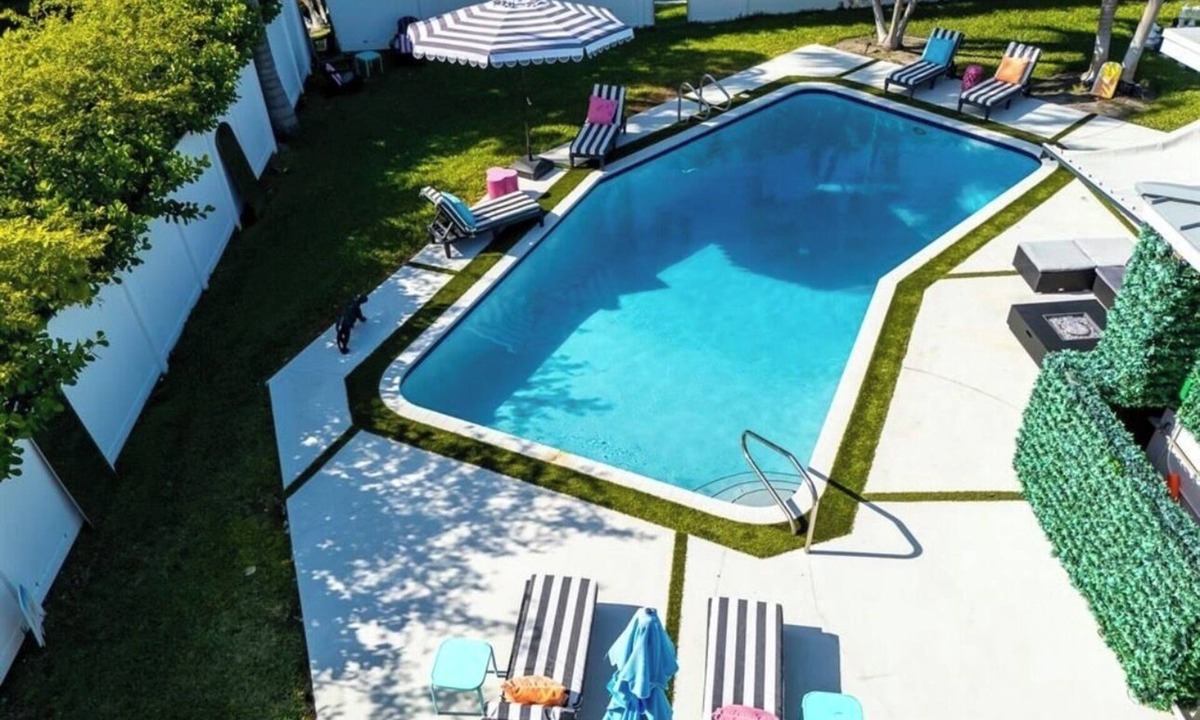 Harbor Beach House | Peaceful 4-bedroom house with AC in Fort Lauderdale