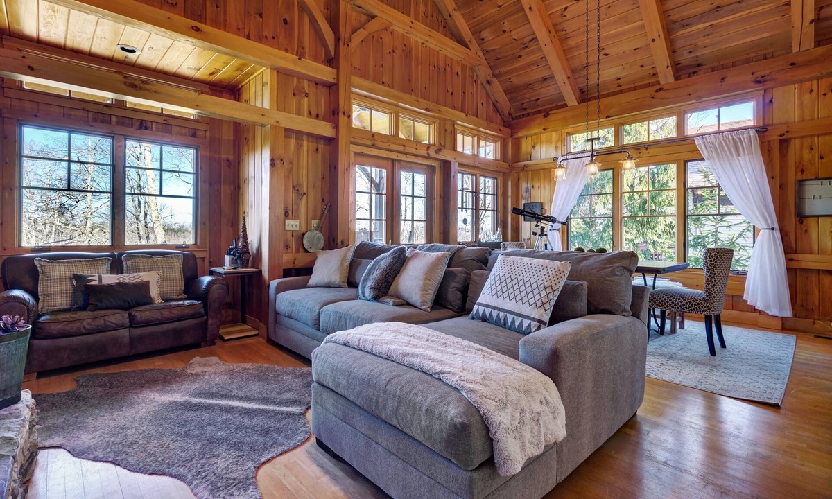 Cashiers Ski Chalet | Peaceful Chalet at Trillium Lakes & Links/Best Bedding Comfort/5 Star Reviews