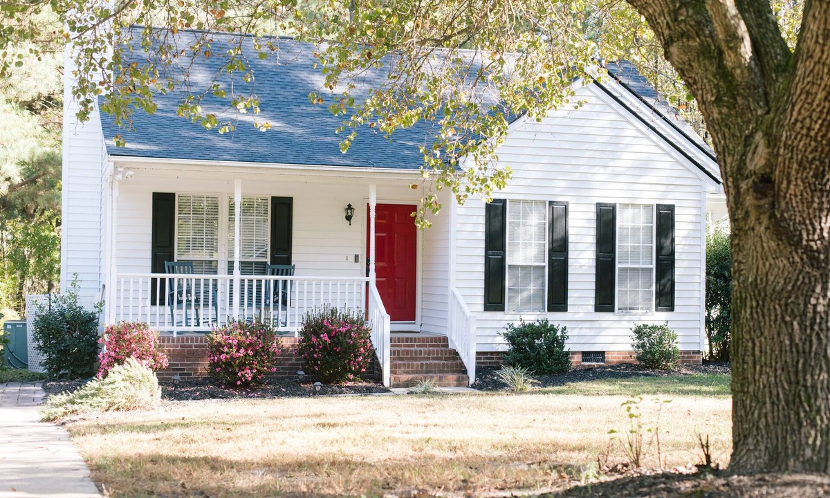 Youngsville House | Peaceful Haven on the Outskirts