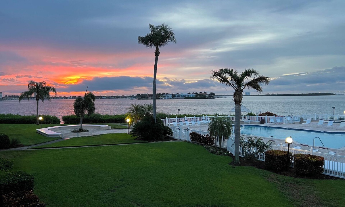 Palma del Mar Condo | Peaceful Isla del Sol Waterfront Condo with Sunrise Bay Views and Pool