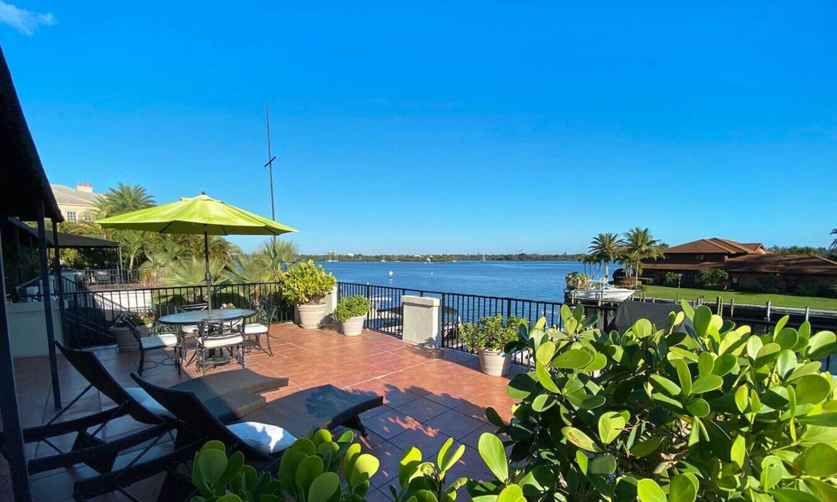 Vero Beach Apartment | Penthouse #4 on the river!