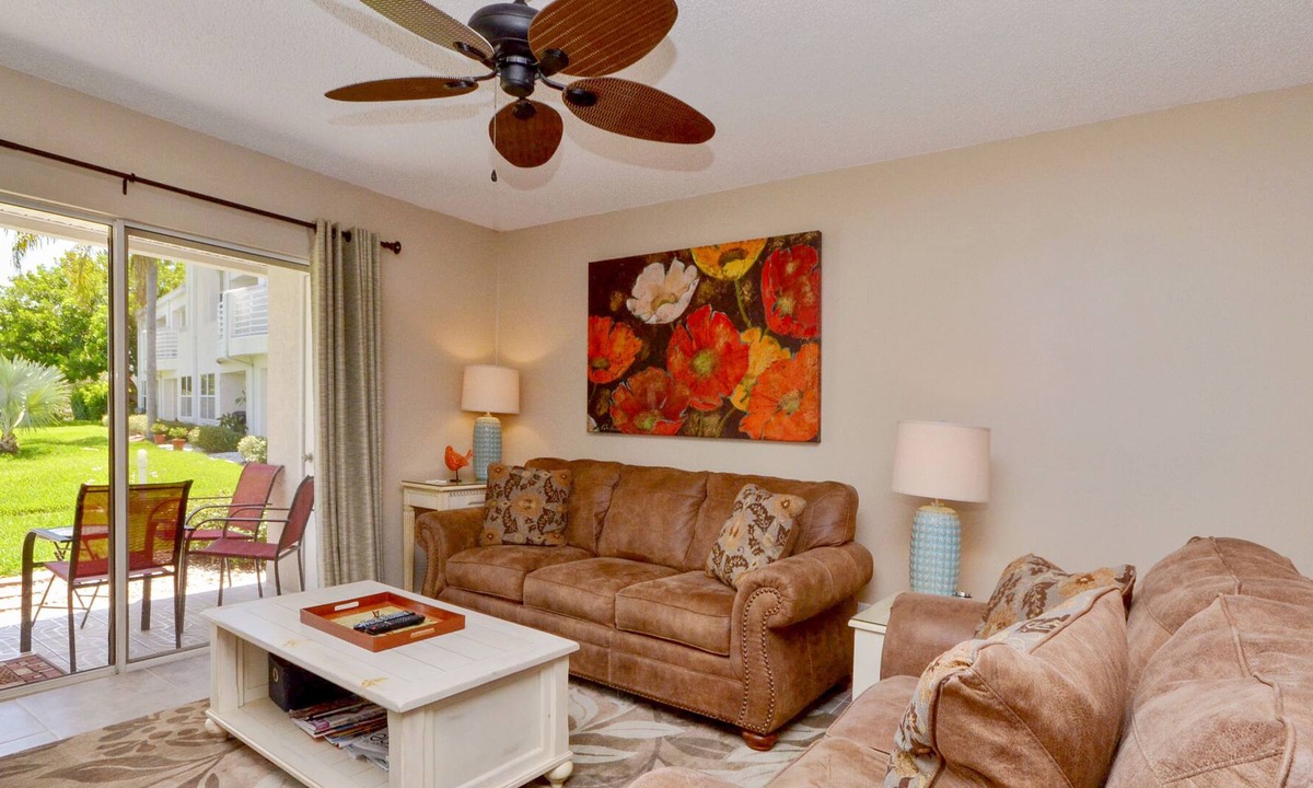 Isla del Sol Condo | Perfect family condo w. serene views, community pool