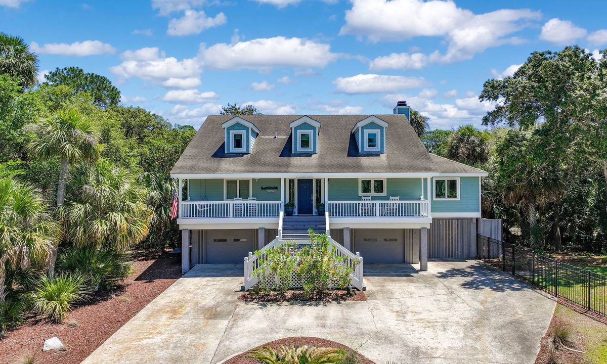 Saint Helena Island House | Perfect Getaway House with Pool! Great for entertaining & fits the whole family.