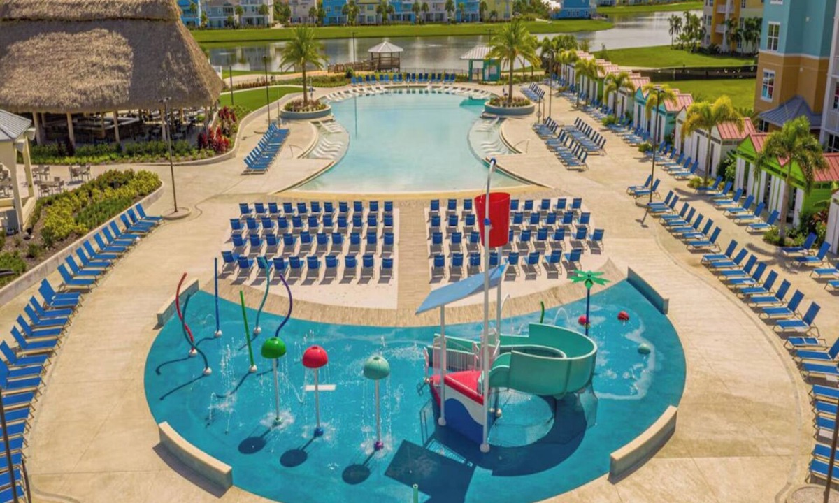 Bay Lake Hotel | Pet-friendly Accommodation in Orlando! Onsite Parking, Pool and Free Breakfast!