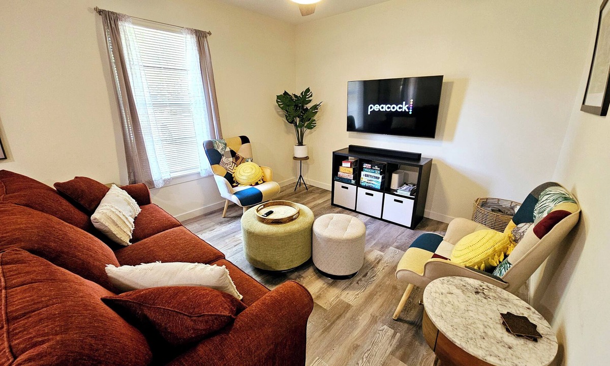 North Charleston House | Pet-Friendly Cottage Near Airport