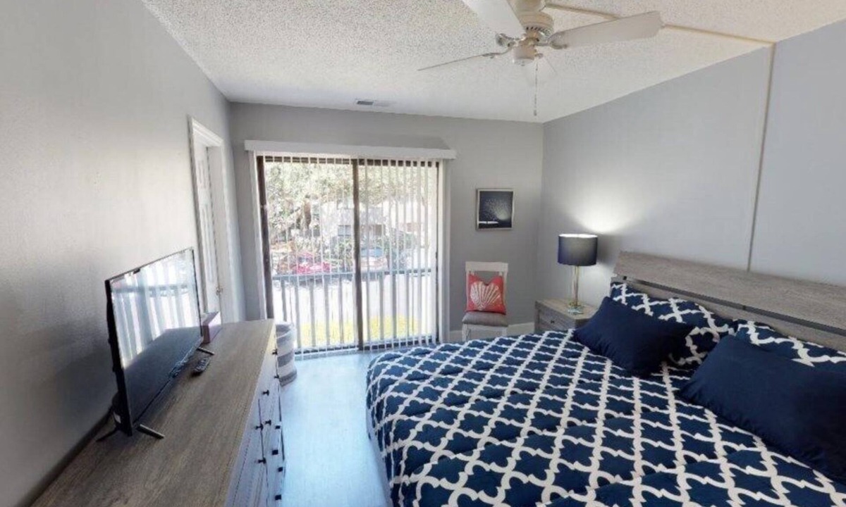 Folly Field Condo | PET FRIENDLY Stone's Throw Villa! Quick walk to beach!