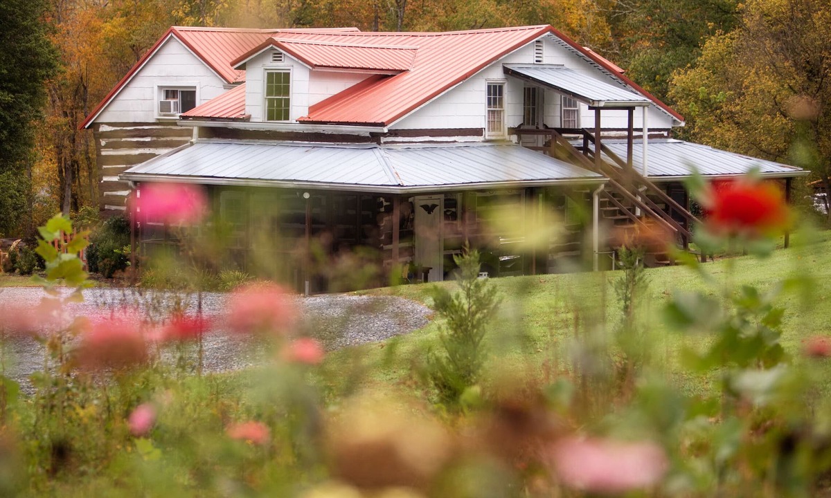 Bristol Cabin | Pheasant Tail | Cabin on the South Holston River