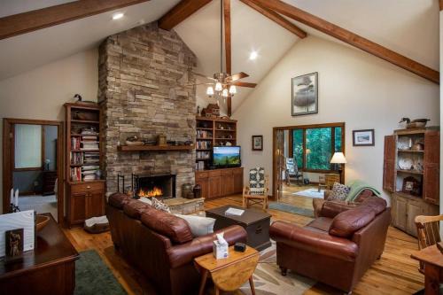 Brevard House | Pine Hill · Pine Hill in Sherwood Forest