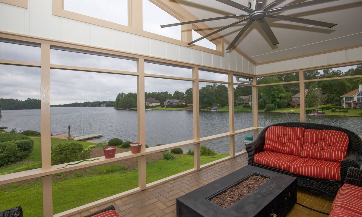 Pinehurst House | Pinehurst Lake House Retreat - Pinehurst Lake Front Property With a Pool