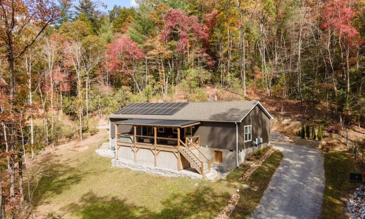 Transylvania County Apartment | Pisgah Retreat w/Hot Tub & Private River Access
