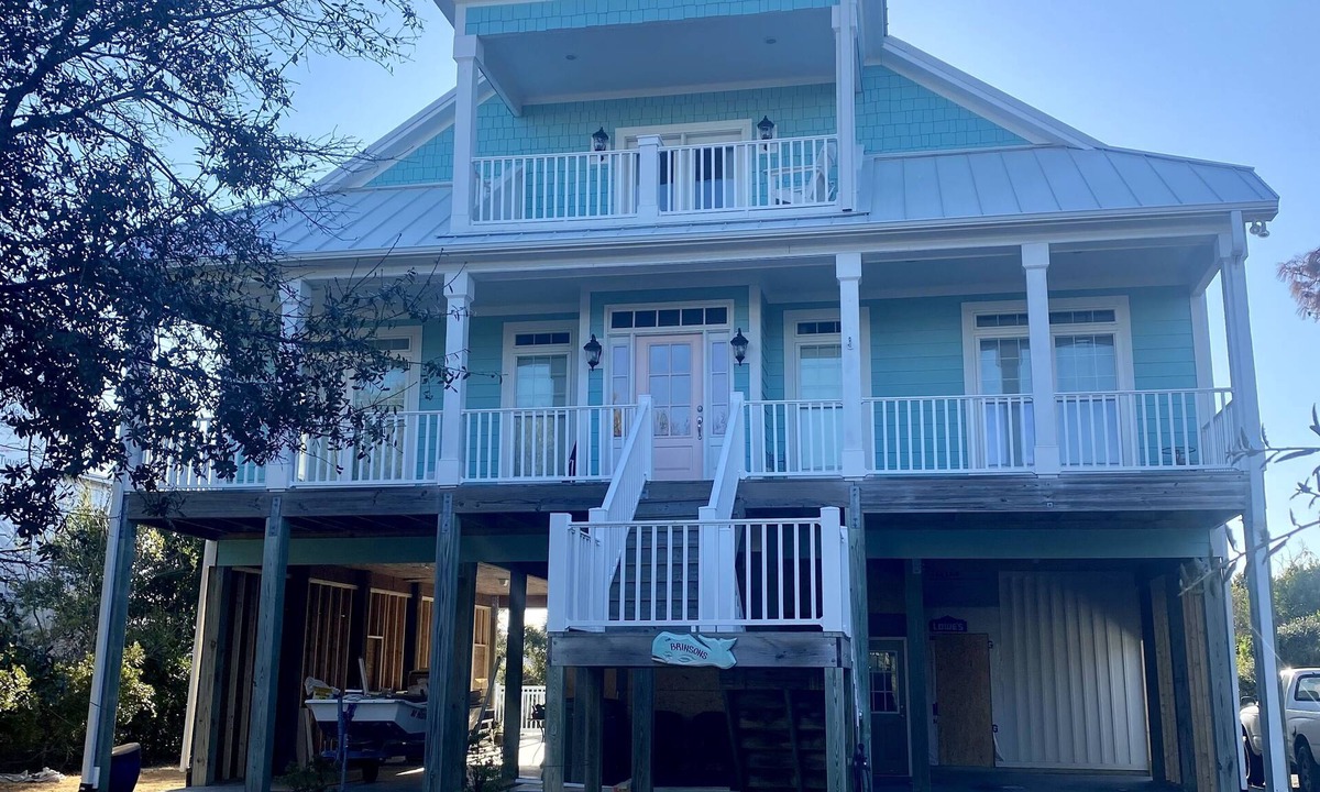 Emerald Isle House | Pool and private 1 bedroom private apartment included on ground floor