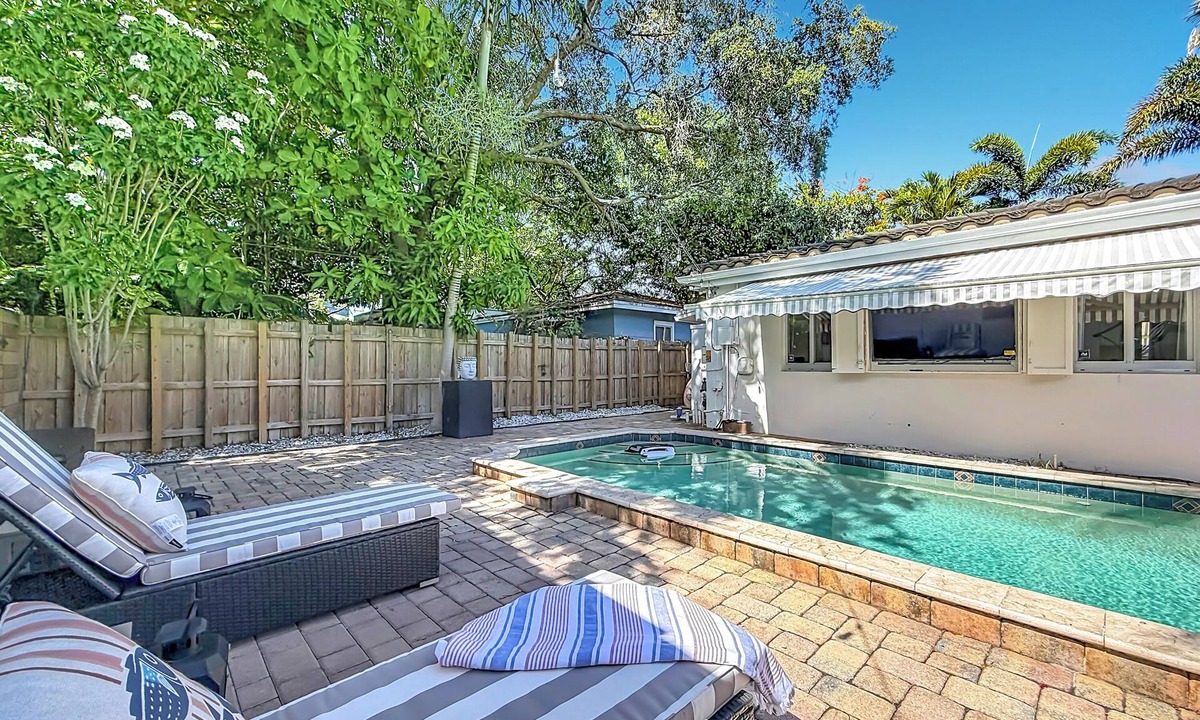 Croissant Park House | Pool House in Fort Lauderdale