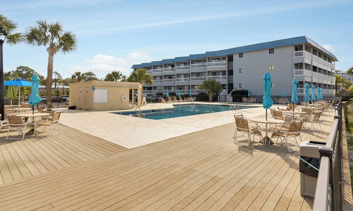 Tybee Island Condo | Pools + Tennis | Walk to Shops & Restaurants | Coastal Condo