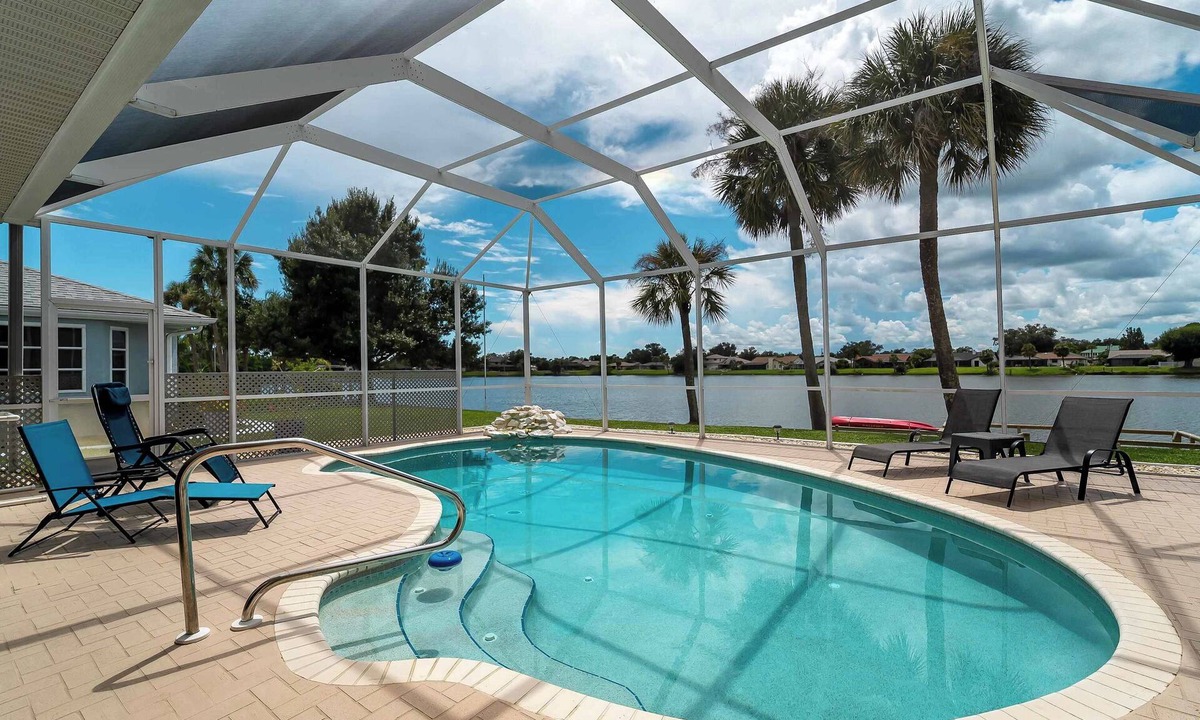 Port Charlotte House | Port Charlotte Lake front home Heated Pool, Dock