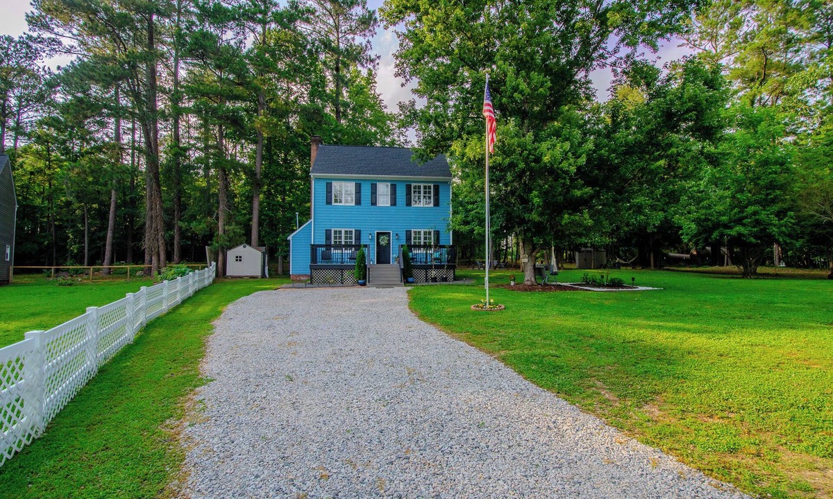 Wake Forest House | Premier Homestead Retreat on 1.5 Acres: Pets, Spa, Firepit, Chickens, King, Gym