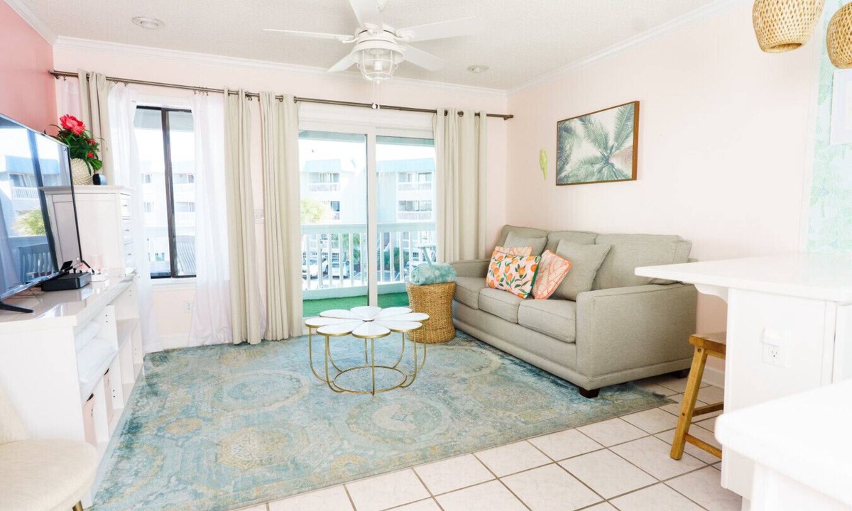 Tybee Island Condo | Private Balcony - Pickle Ball - Beach and Pool