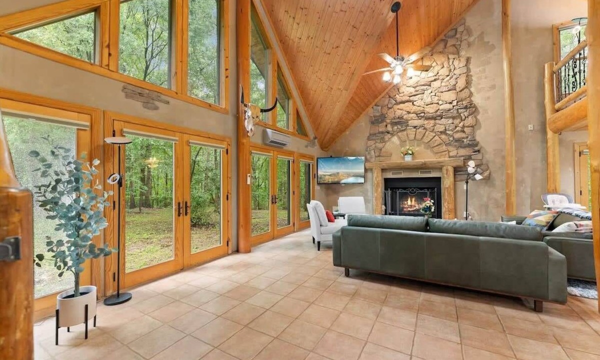 Townville Cabin | Private Cabin at Lake Hartwell