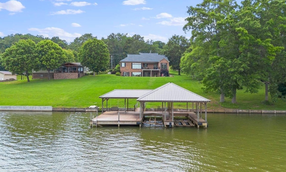 Georgetown House | Private Dock + Game Room + Event Space for special occasions.