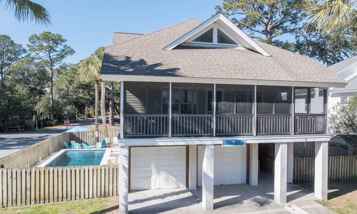 Tybee Island House | Private Pool + Tiki Bar | Beach House Fun w/Games│Three Buoys