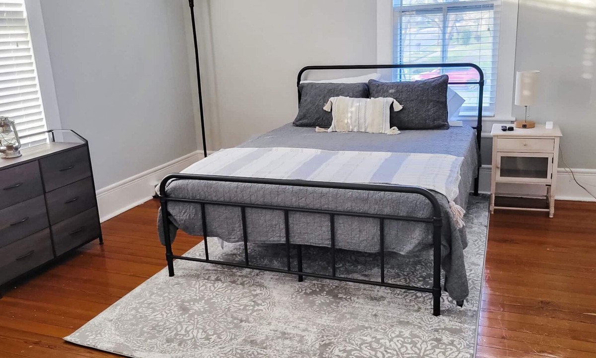 Eastman Cottage | Private Room inside The Cottage on 5th downtown Eastman