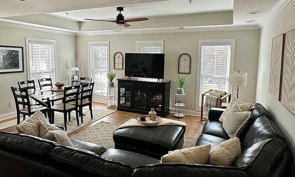 Bluffton House | Promenade Place, Old Town Bluffton’s PRIME location