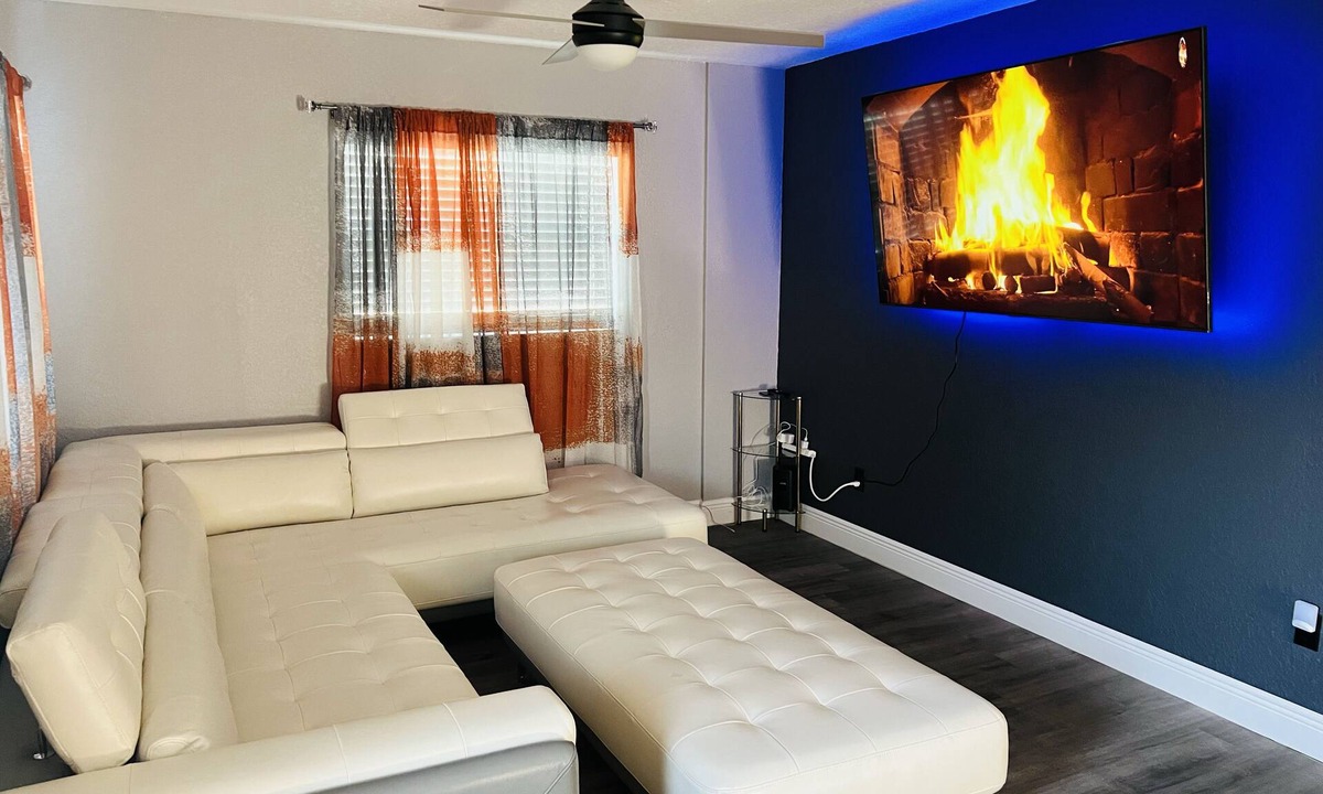 Eatonville House | PROMO NOW: 3brdrm home near Downtown Orlando and Winterpark