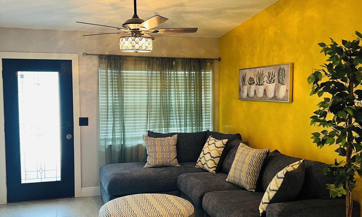 Northwest Orlando House | PROMO NOW: 6 Bedroom Home with a Clue Game Theme in Orlando