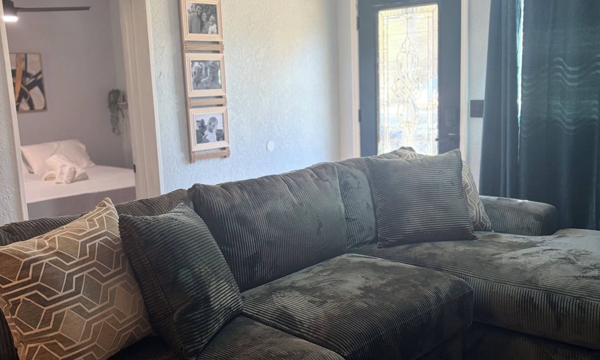 West Colonial House | PROMO NOW: Amelias Arena Retreat 4bedroom home in Orlando