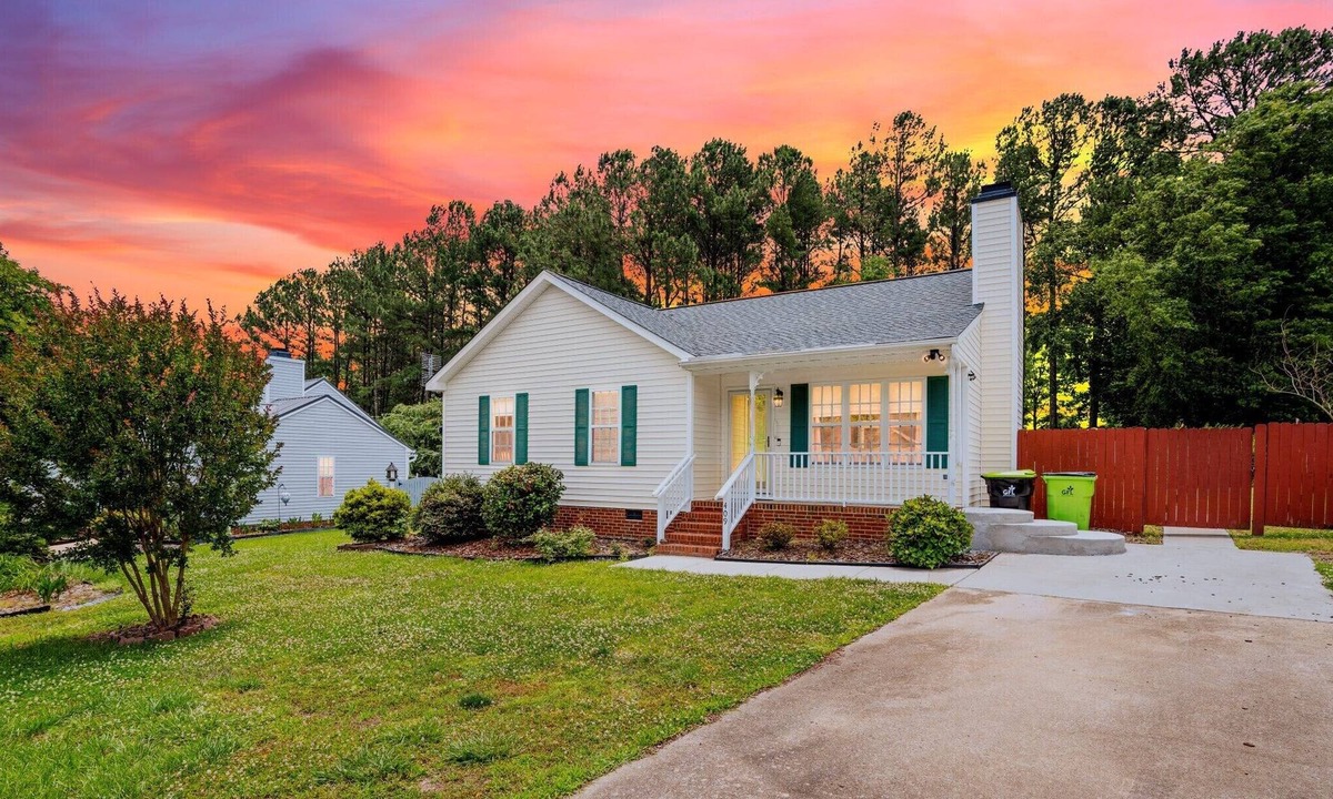 Holly Springs House | Quaint Cottage of Holly Springs