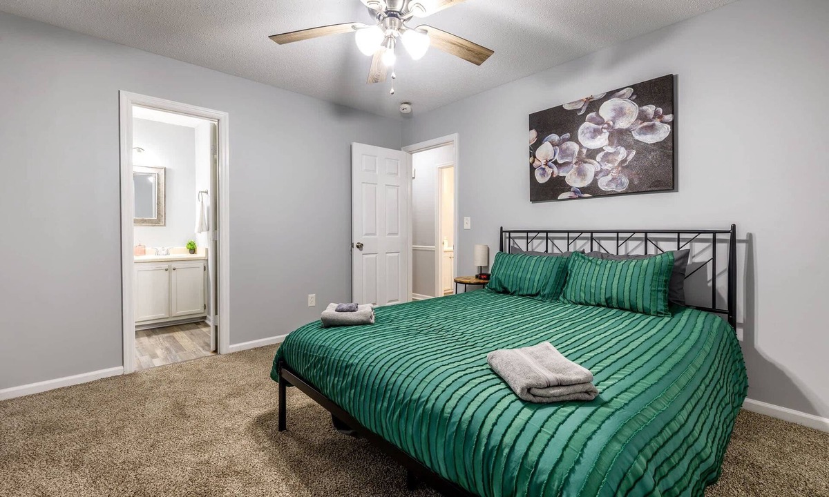 Fayetteville Apartment | Quaint Quadruplex w/Deck near Fort Bragg