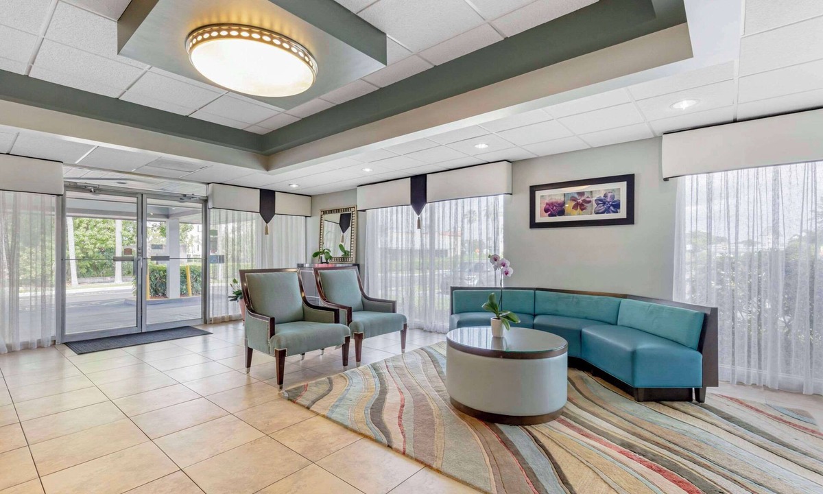 Stuart Hotel | Quality Inn Downtown Stuart