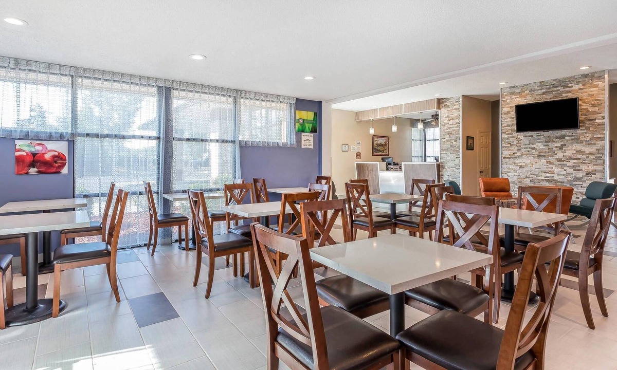 Southern Pines Hotel | Quality Inn Pinehurst Area