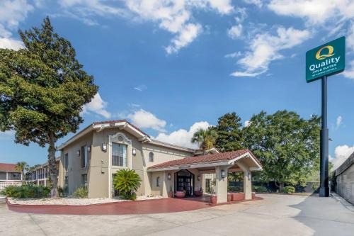 North Charleston Hotel | Quality Inn & Suites North Charleston - Ashley Phosphate