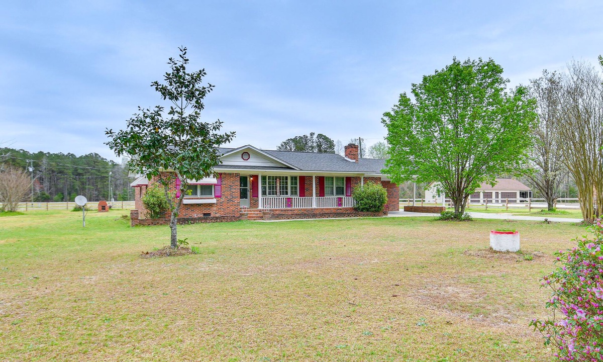 Sumter County House | Quiet & Cozy Rembert Home ~ 9 Mi to Air Force Base
