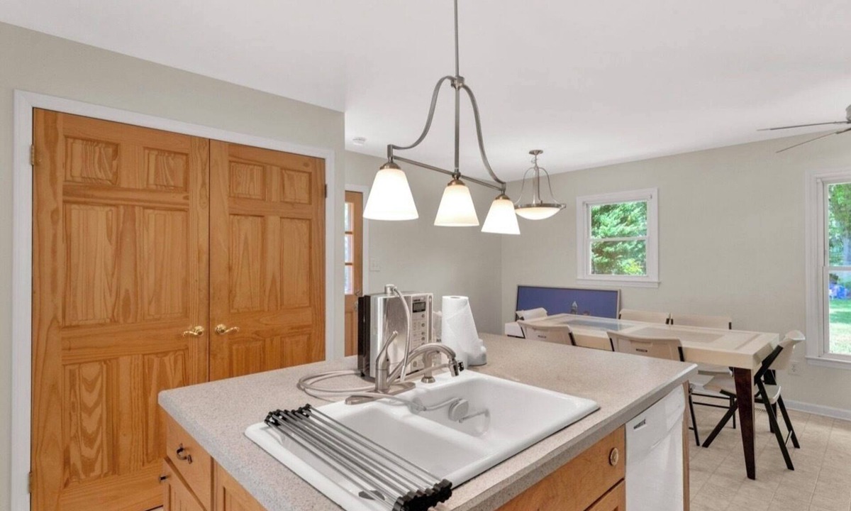 Charlotte House | Quiet Cul-de-Sac Escape in Heart of Charlotte