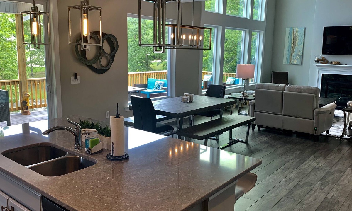 Chapin House | R&R Lake Retreat