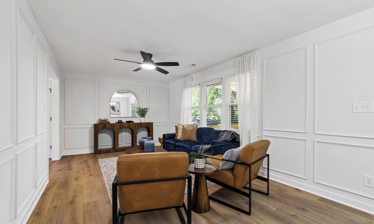 North Raleigh House | Raleigh Spacious Modern Retreat for 10