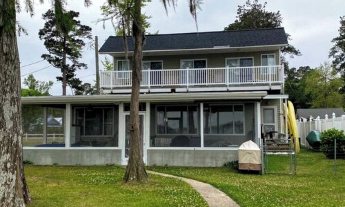 White Lake House | Rare availability