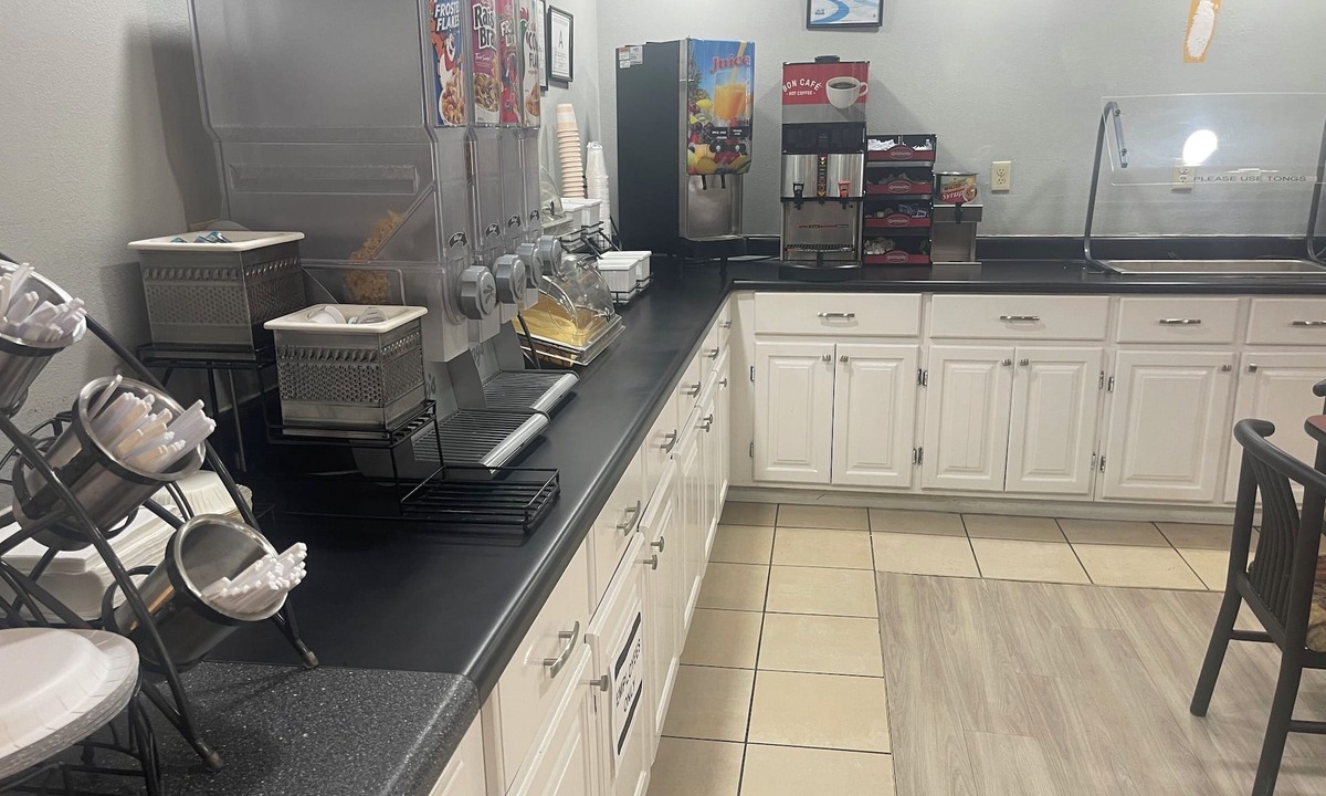 Hinesville Hotel | Red Roof Inn & Suites Hinesville