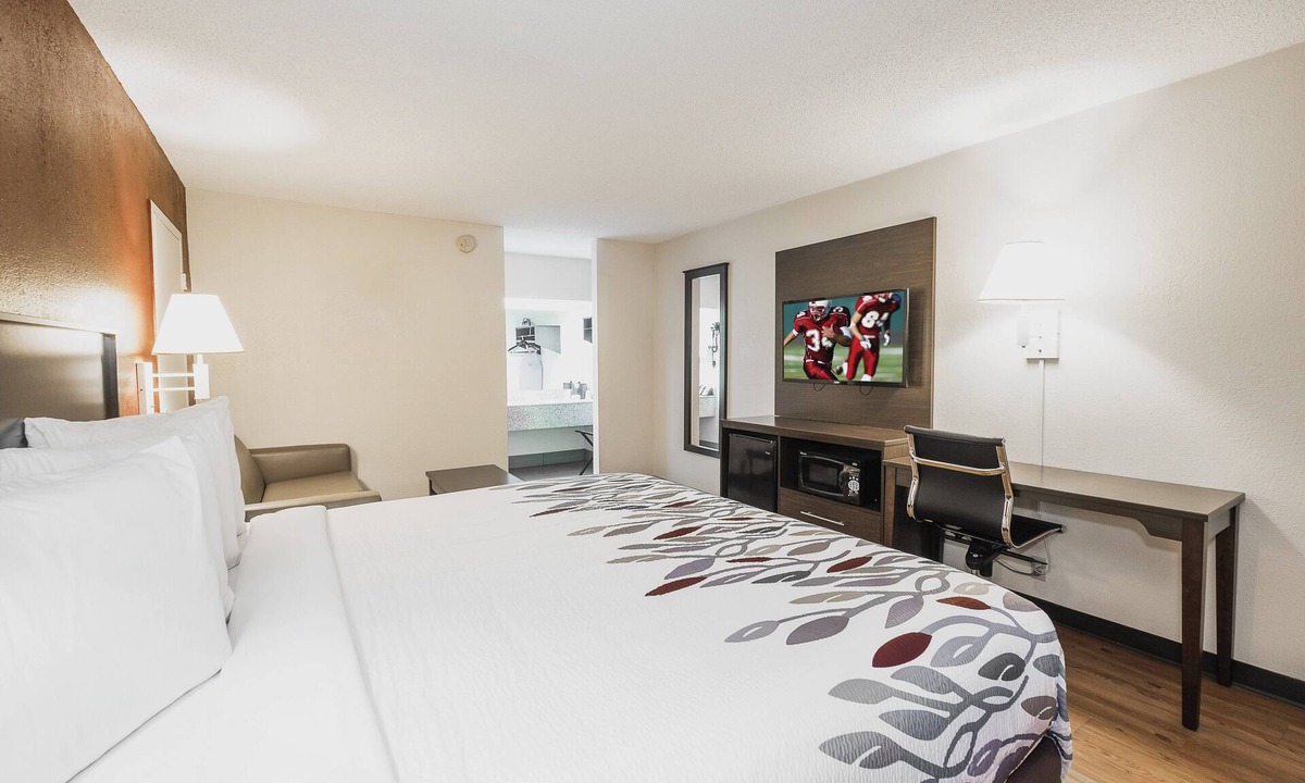 Walterboro Hotel | Red Roof Inn Walterboro