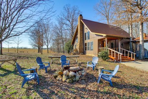 McMinnville House | Reel in Fish, Relax By Fire: McMinnville Cabin